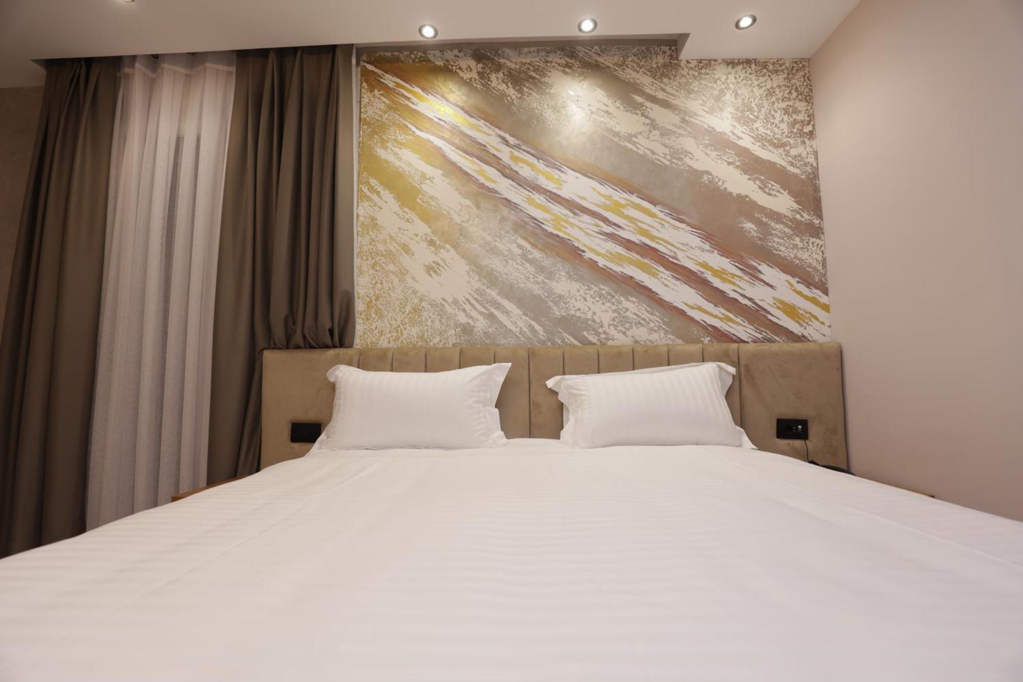 Residence Inn Tirana Bagian luar foto