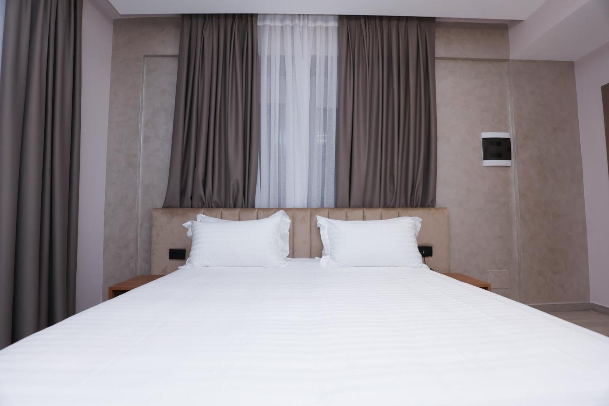 Residence Inn Tirana Bagian luar foto